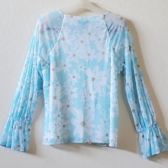 Alfani Sheer Powder Blue with White Floral Raglan Long Sleeves Top Small NWT - Picture 2 of 7